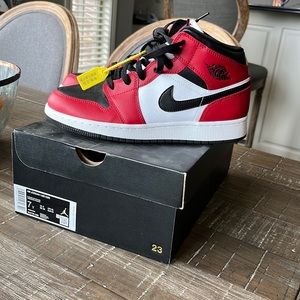 jordan mid chicago black toe